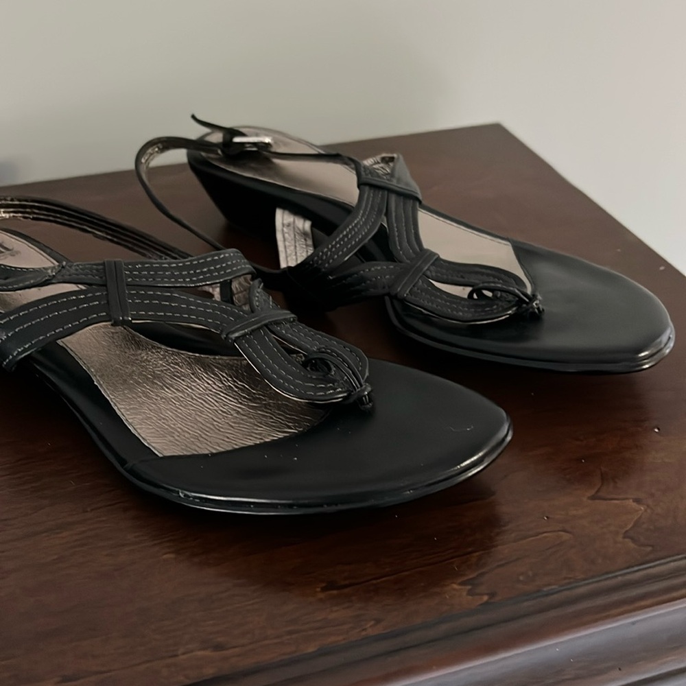Black leather thong sandals - never worn